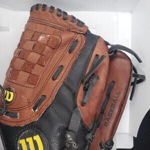 Wilson Baseball Glove 11.5 Inch A2452